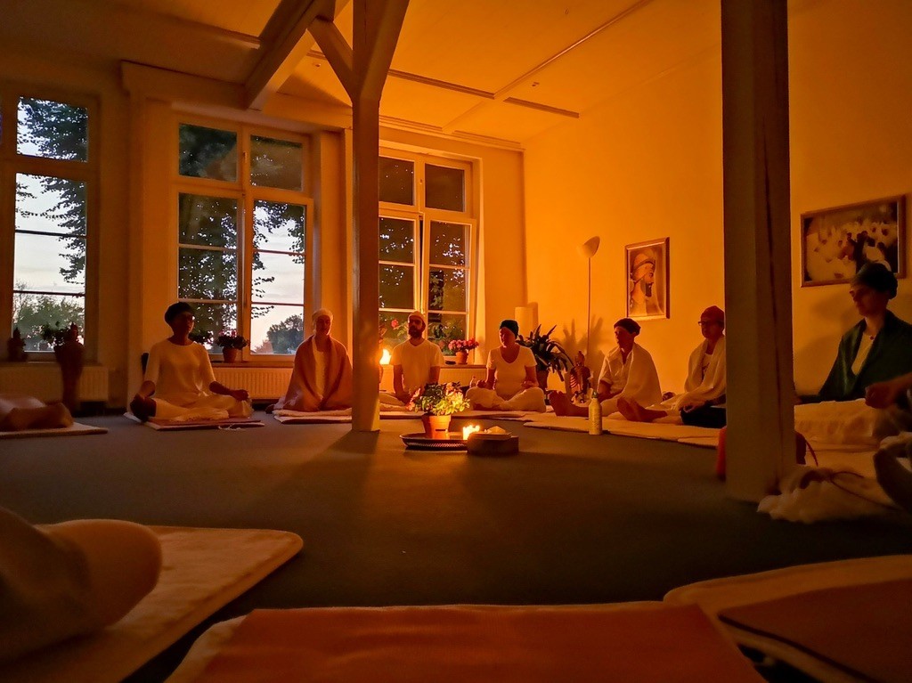 Guru Ram Das Aquarian Academy Sadhana