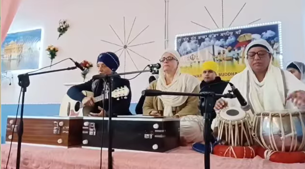 Siri Kartar Kaur and Siri Ram Kaur - Italy - playing kirtan at gurdwara in Italy - January 2026